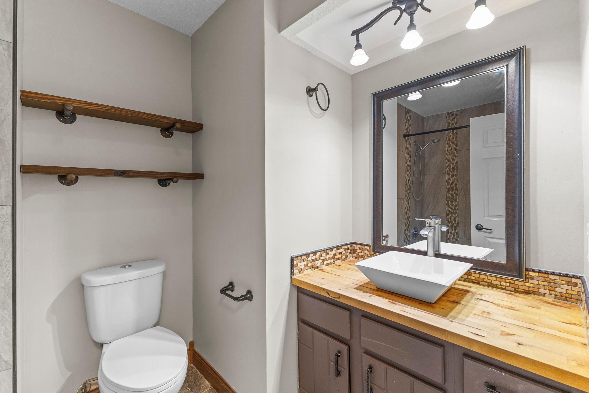47-web-or-mls-1435 56th St E-127.jpg