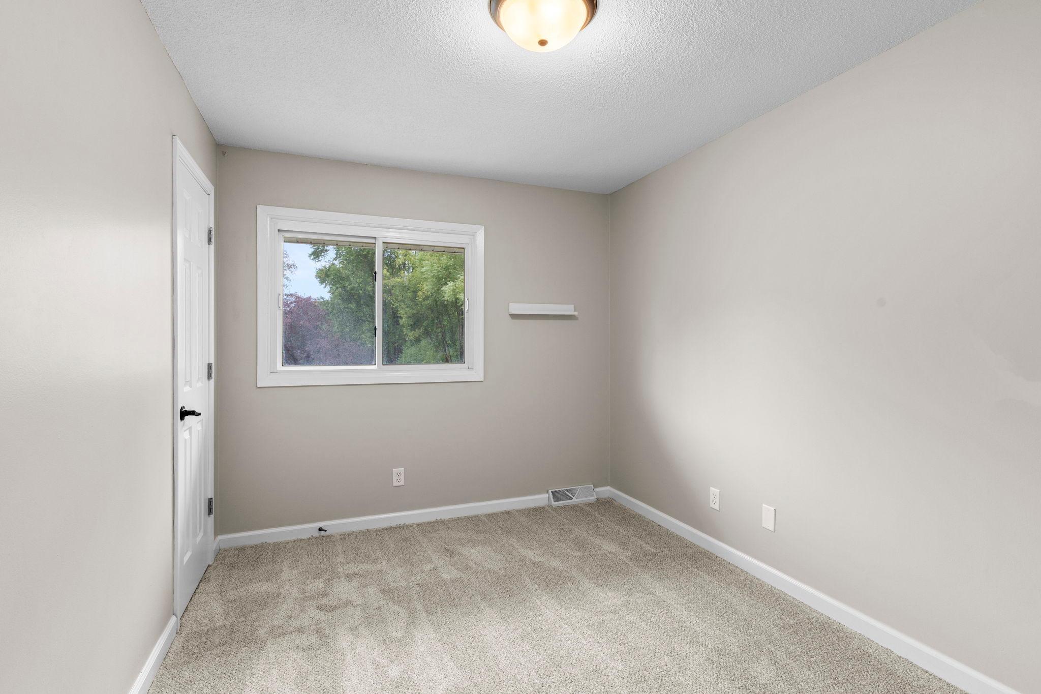 52-web-or-mls-1435 56th St E-137.jpg