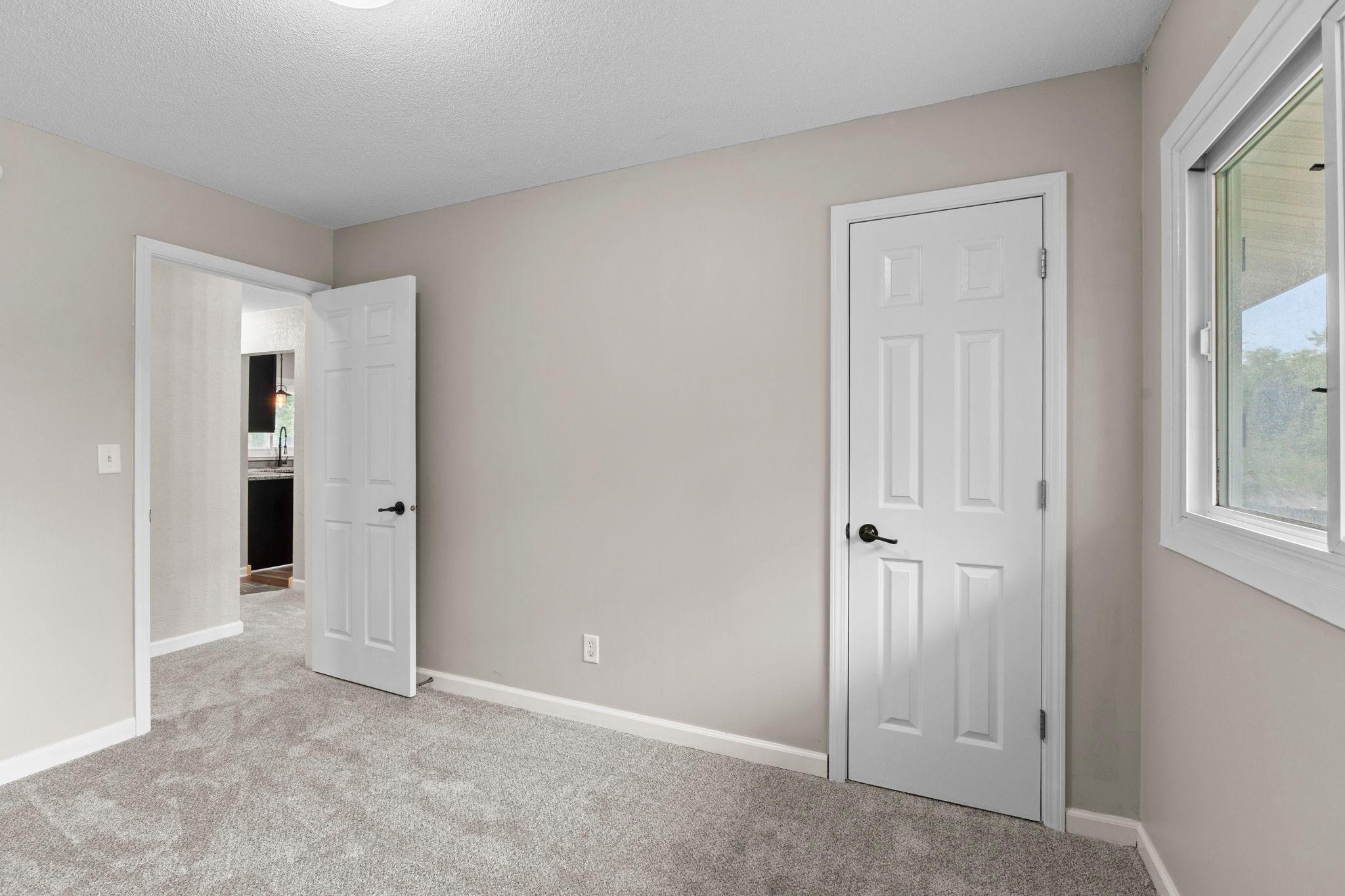 51-web-or-mls-1435 56th St E-132.jpg