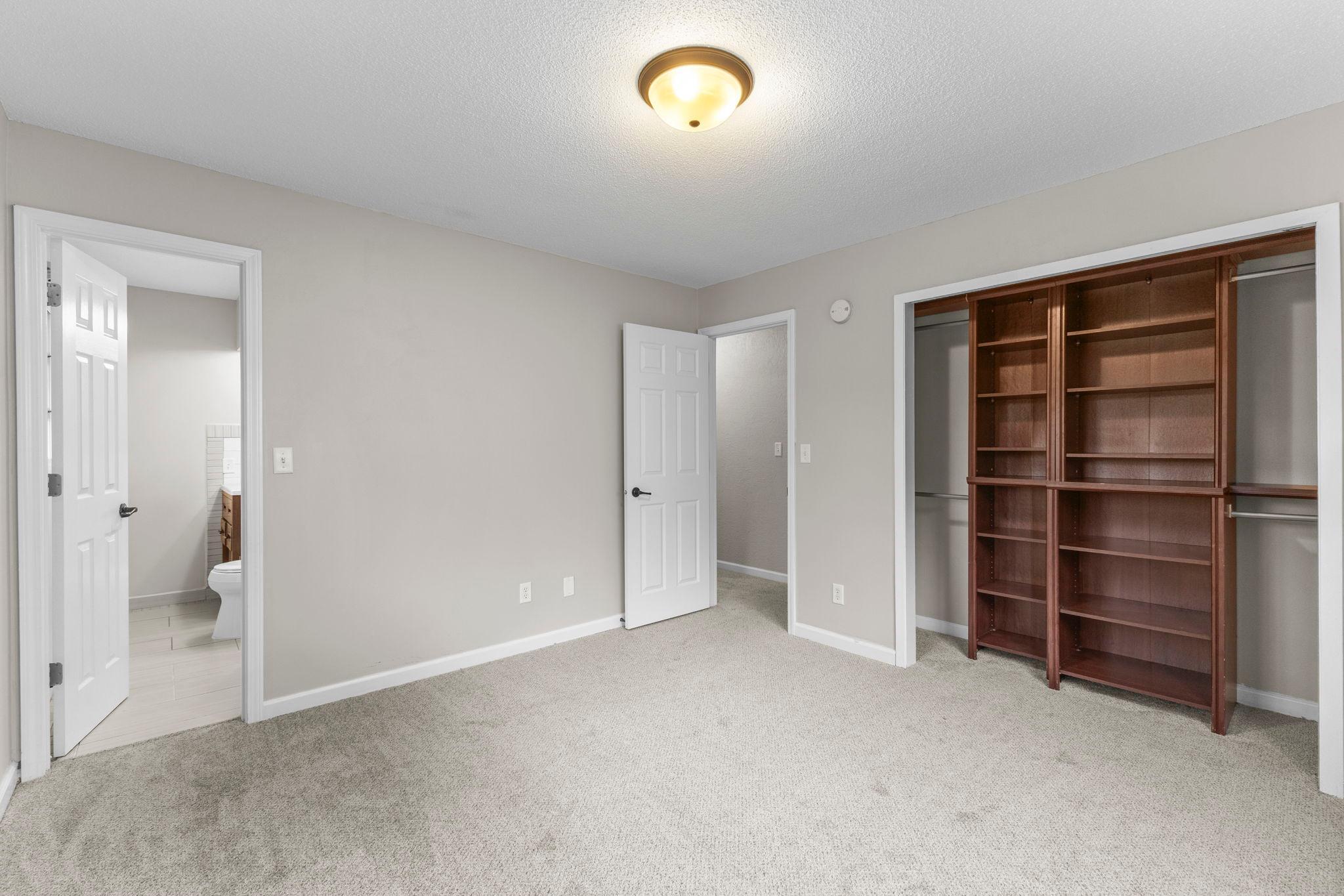 45-web-or-mls-1435 56th St E-97.jpg