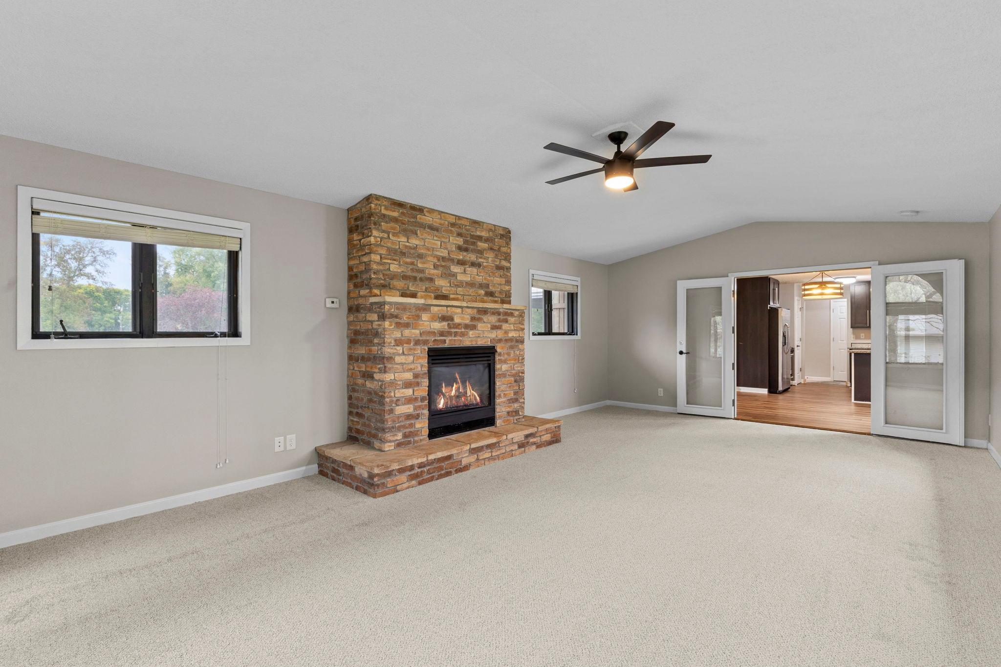 28-web-or-mls-1435 56th St E-152.jpg