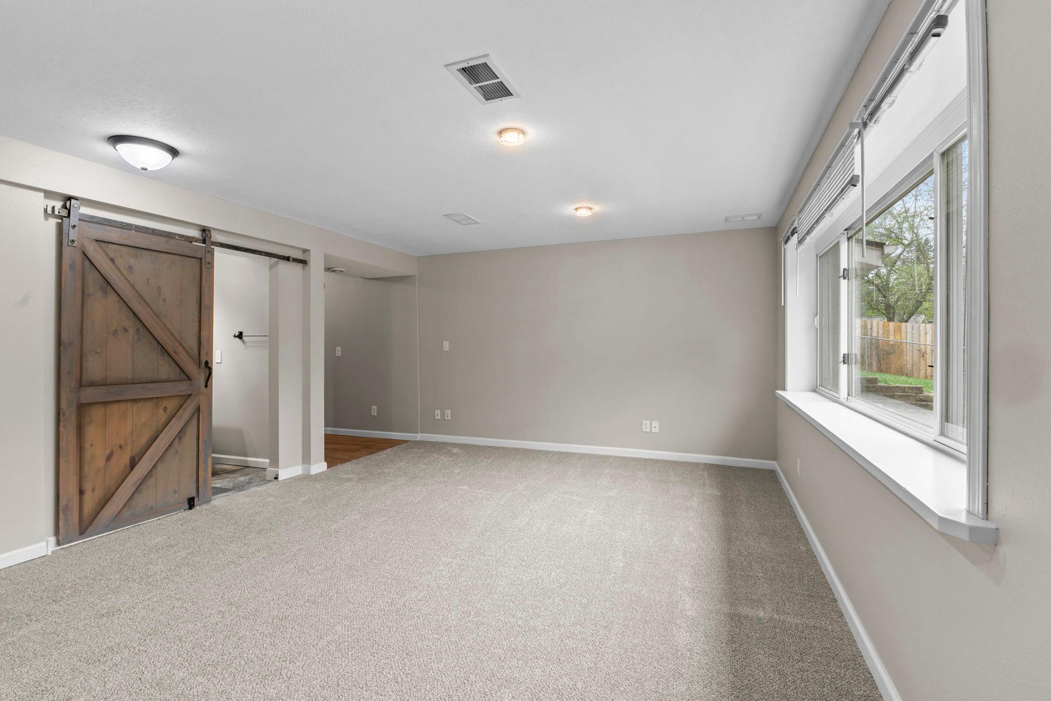 62-web-or-mls-1435 56th St E-32.jpg
