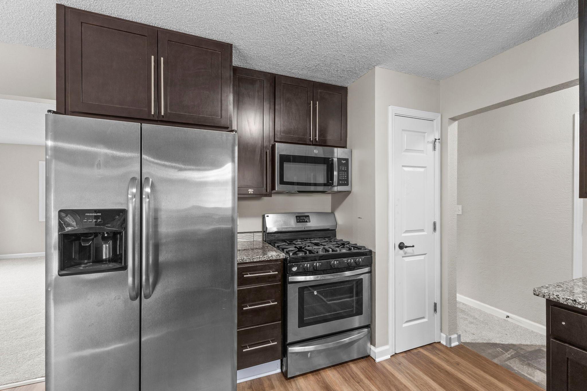 37-web-or-mls-1435 56th St E-197.jpg