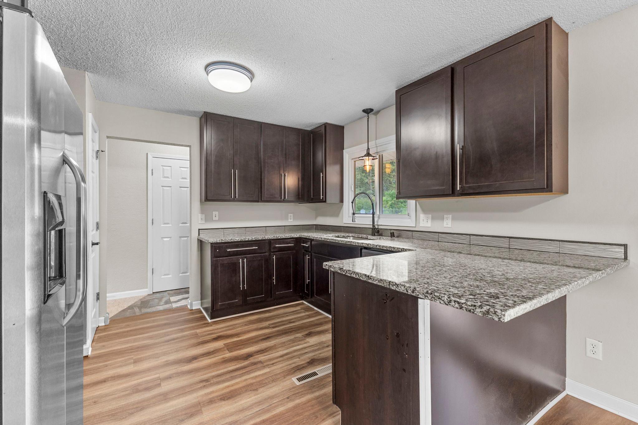 41-web-or-mls-1435 56th St E-220.jpg