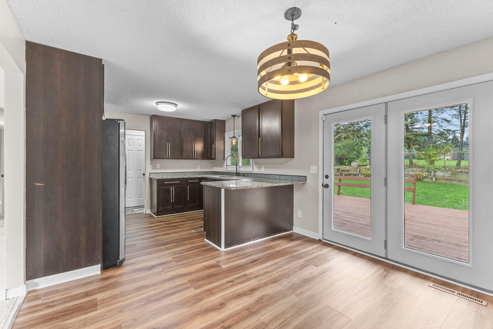 43-web-or-mls-1435 56th St E-230.jpg
