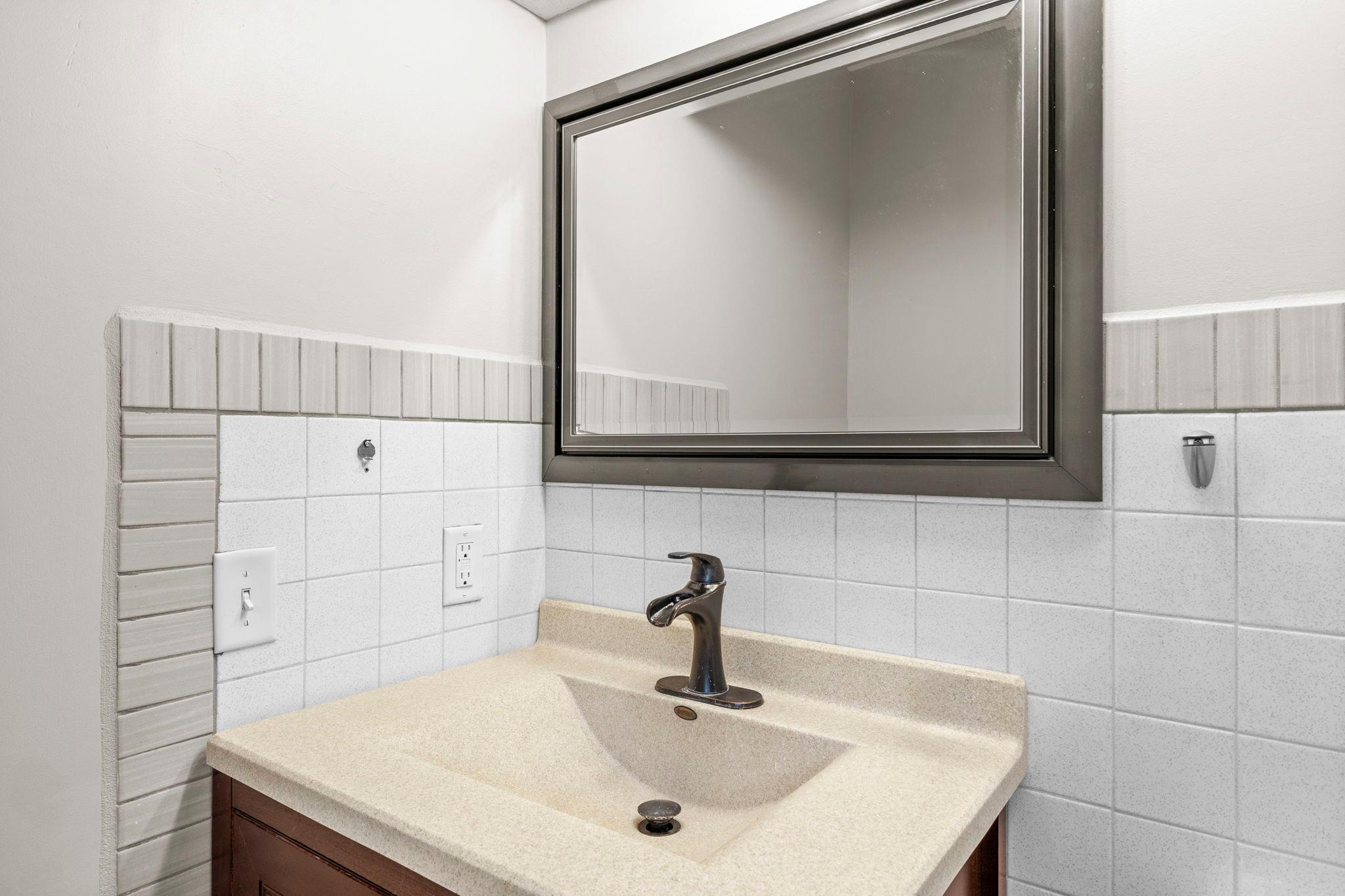 67-web-or-mls-1435 56th St E-87.jpg