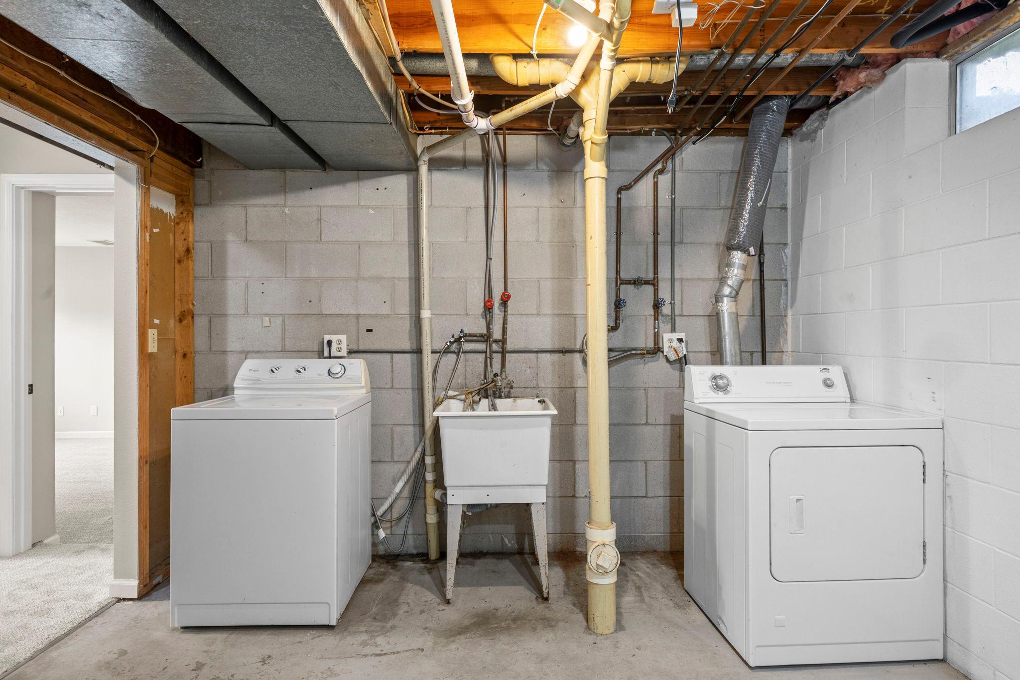 73-web-or-mls-1435 56th St E-42.jpg
