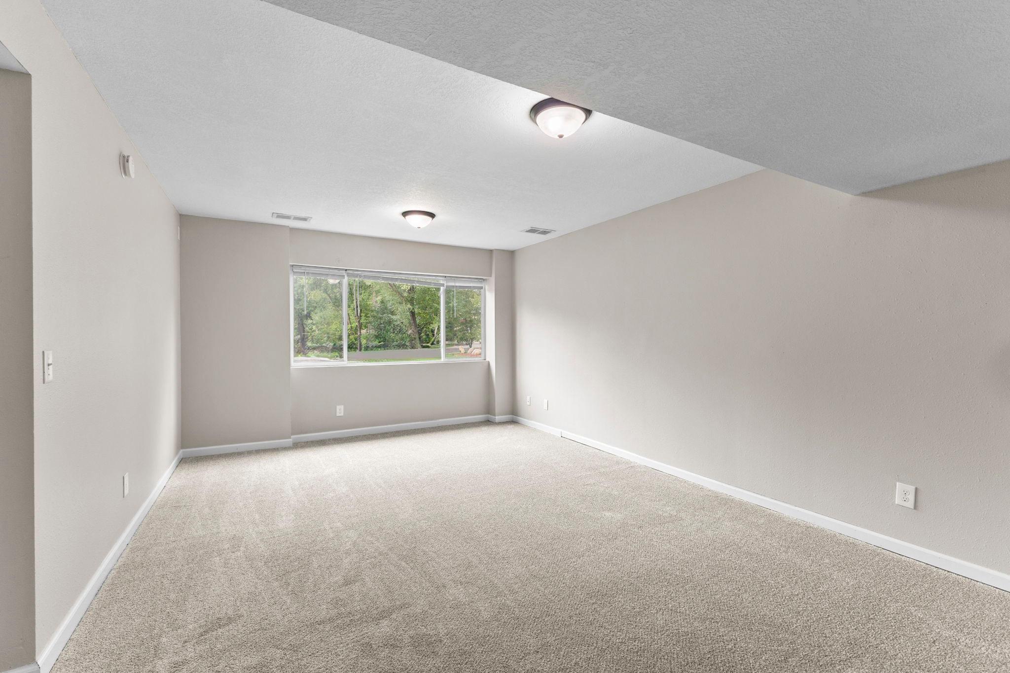 68-web-or-mls-1435 56th St E-77.jpg