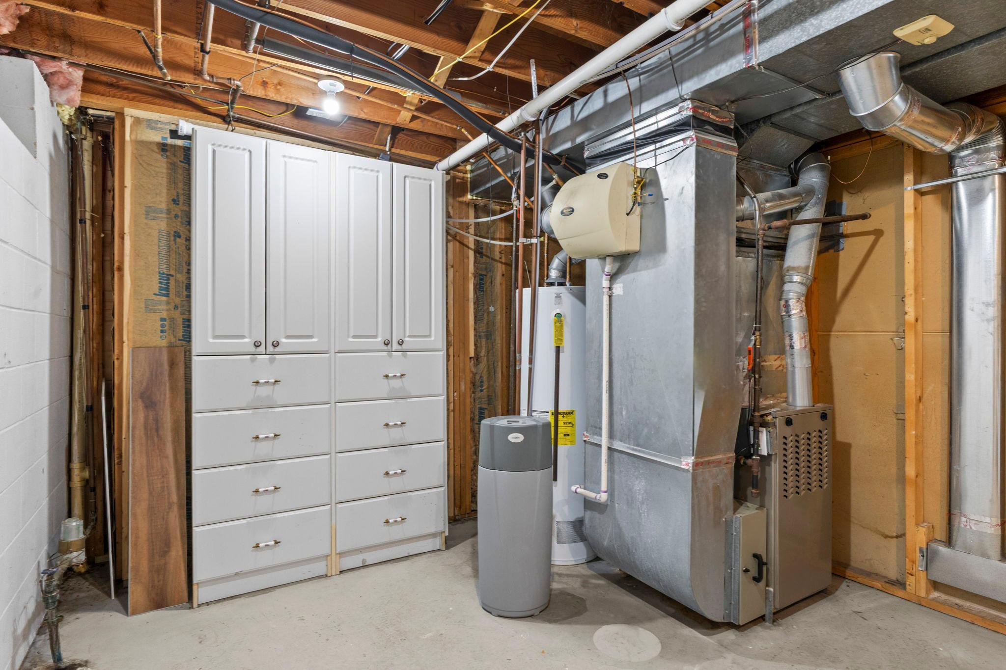 75-web-or-mls-1435 56th St E-52.jpg