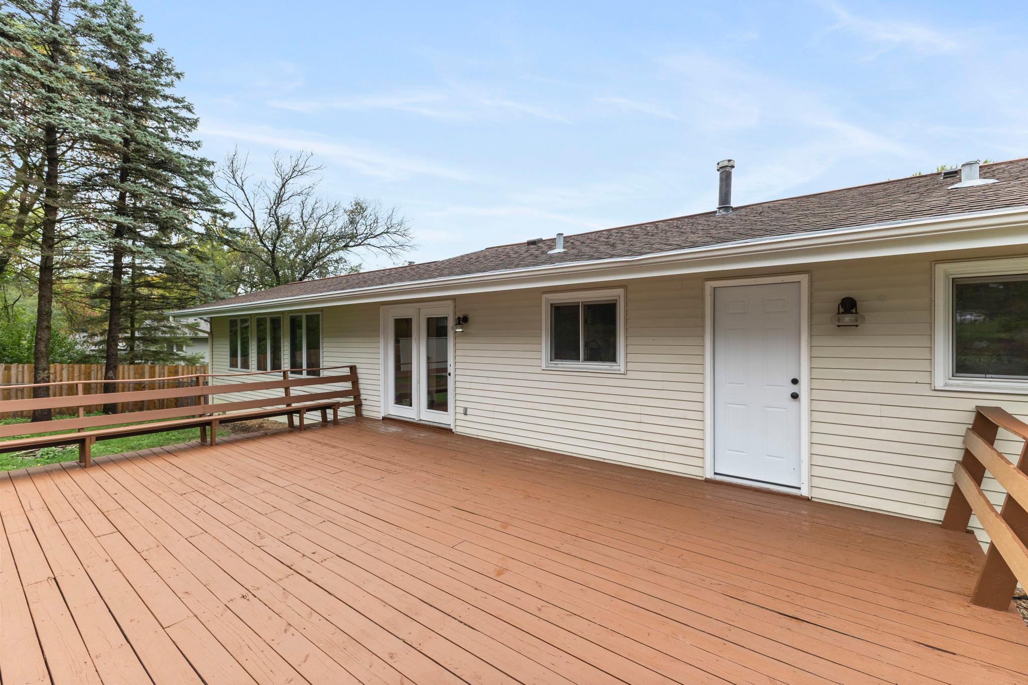 80-web-or-mls-1435 56th St E-380.jpg