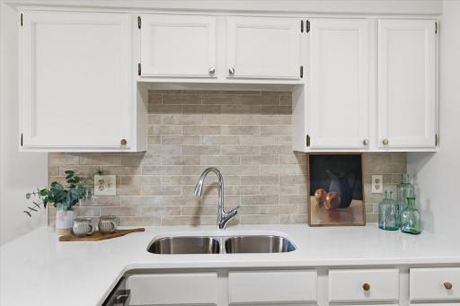 4711 Lund Point, Eagan, MN 55122