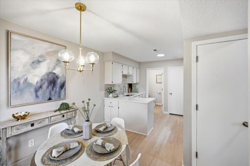 4711 Lund Point, Eagan, MN 55122