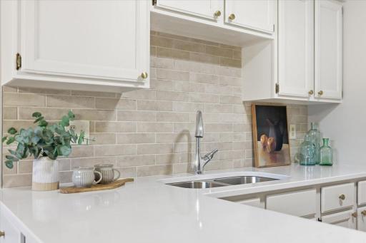4711 Lund Point, Eagan, MN 55122