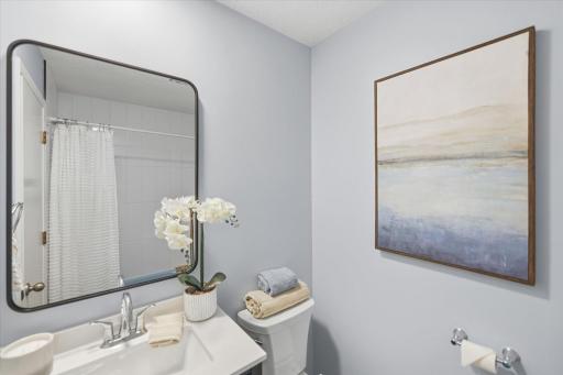 4711 Lund Point, Eagan, MN 55122
