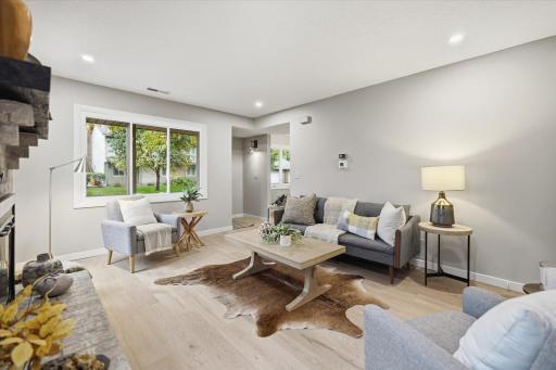 4711 Lund Point, Eagan, MN 55122