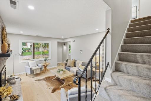 4711 Lund Point, Eagan, MN 55122