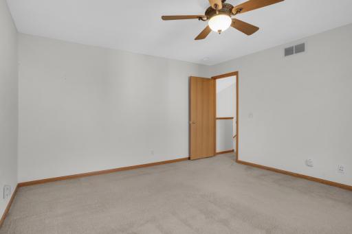 1545 Chartreux Avenue, Shakopee, MN 55379