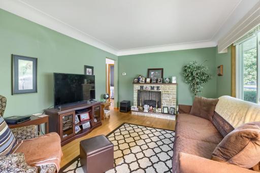 5301 Penn Ave N - Web Quality - 005 - 05 Living Room.jpg