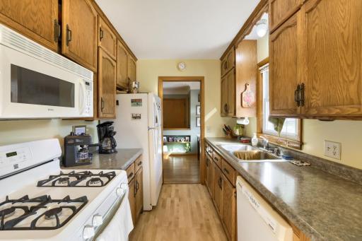5301 Penn Ave N - Web Quality - 009 - 09 Kitchen.jpg