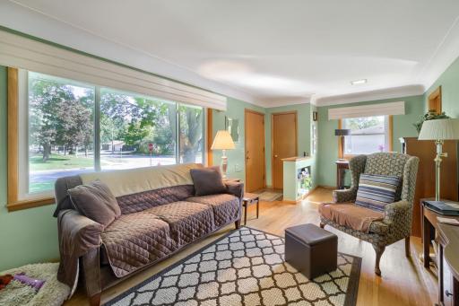 5301 Penn Ave N - Web Quality - 007 - 07 Living Room.jpg