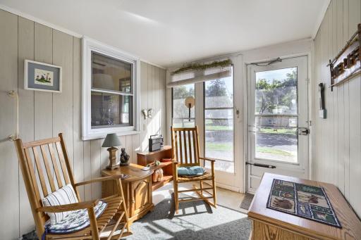 5301 Penn Ave N - Web Quality - 016 - 16 Sunroom.jpg