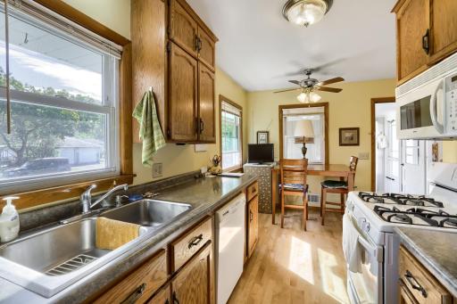 5301 Penn Ave N - Web Quality - 011 - 11 Kitchen.jpg