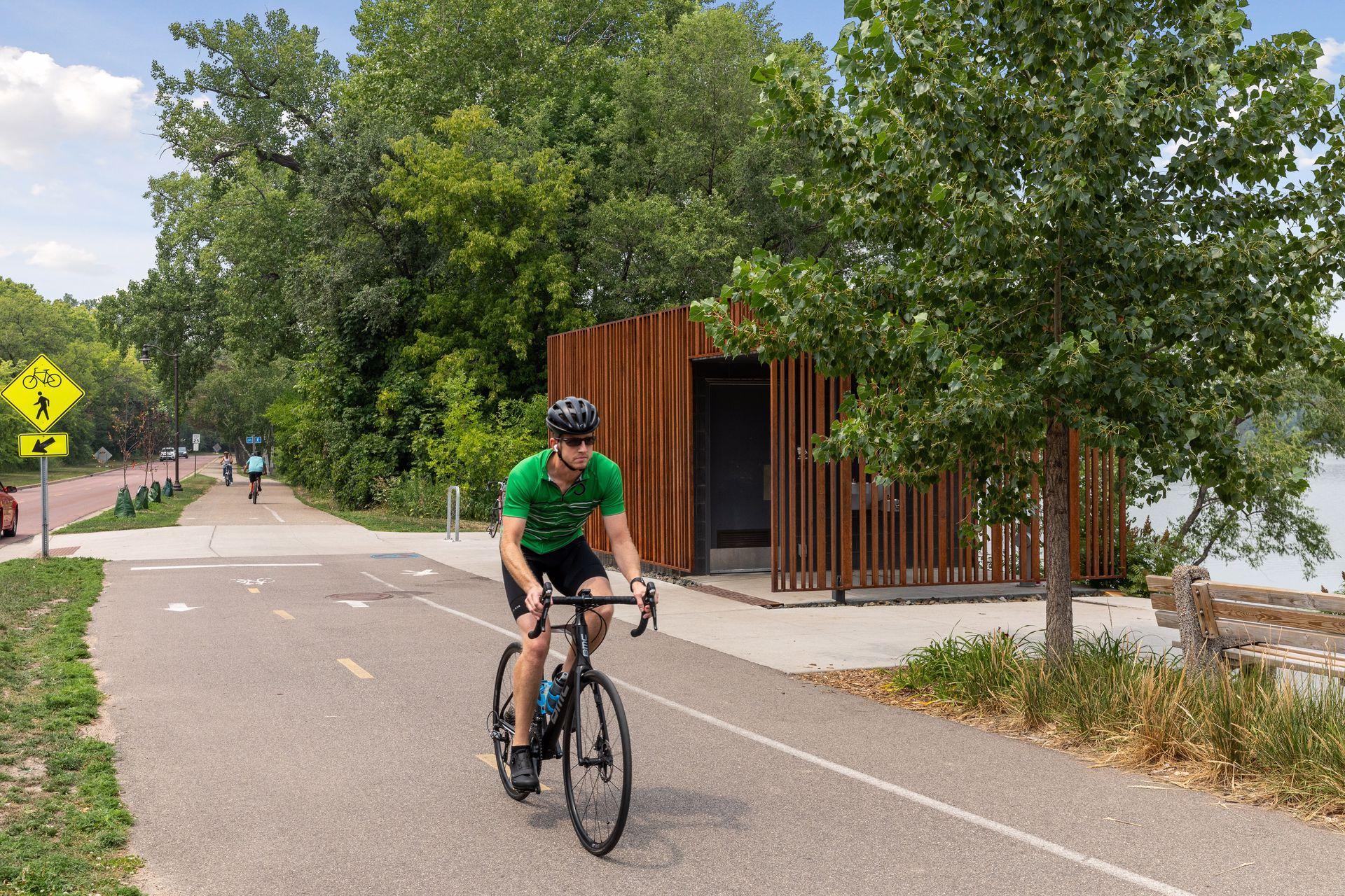 Really improved Kenilworth trail provides outstanding biking, and recreation access