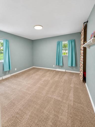 7913 5th Street NE, Fridley, MN 55432