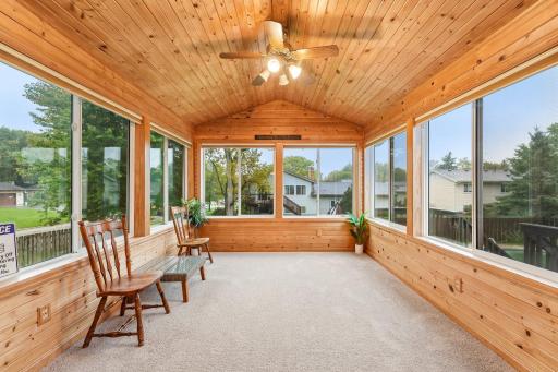 810 Clearbrook Lane, Vadnais Heights, MN 55127