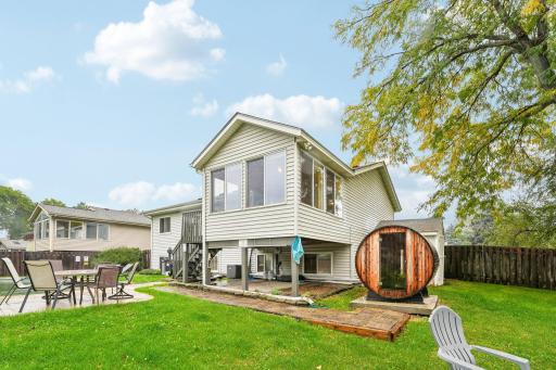 810 Clearbrook Lane, Vadnais Heights, MN 55127