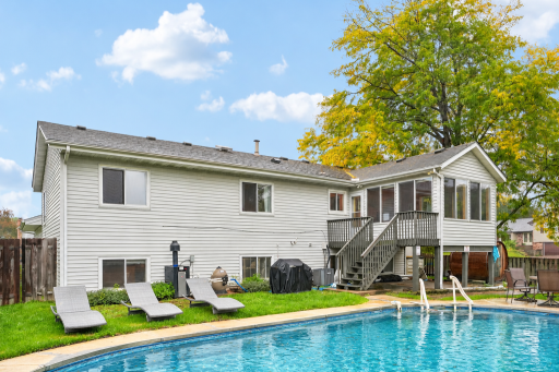 810 Clearbrook Lane, Vadnais Heights, MN 55127