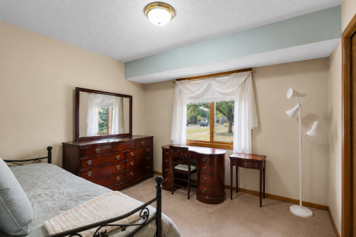 1820 Slater Lane, Burnsville, MN 55337