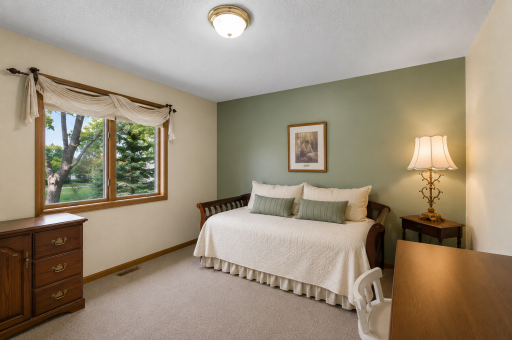 1820 Slater Lane, Burnsville, MN 55337