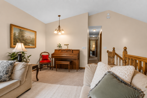 1820 Slater Lane, Burnsville, MN 55337