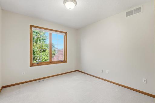 26-web-or-mls-13112_Quail_Creek_Dr_NE_Minneapolis_MN_55449_039.jpg
