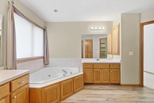 31-web-or-mls-13112_Quail_Creek_Dr_NE_Minneapolis_MN_55449_044.jpg