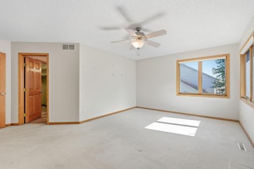 28-web-or-mls-13112_Quail_Creek_Dr_NE_Minneapolis_MN_55449_041.jpg