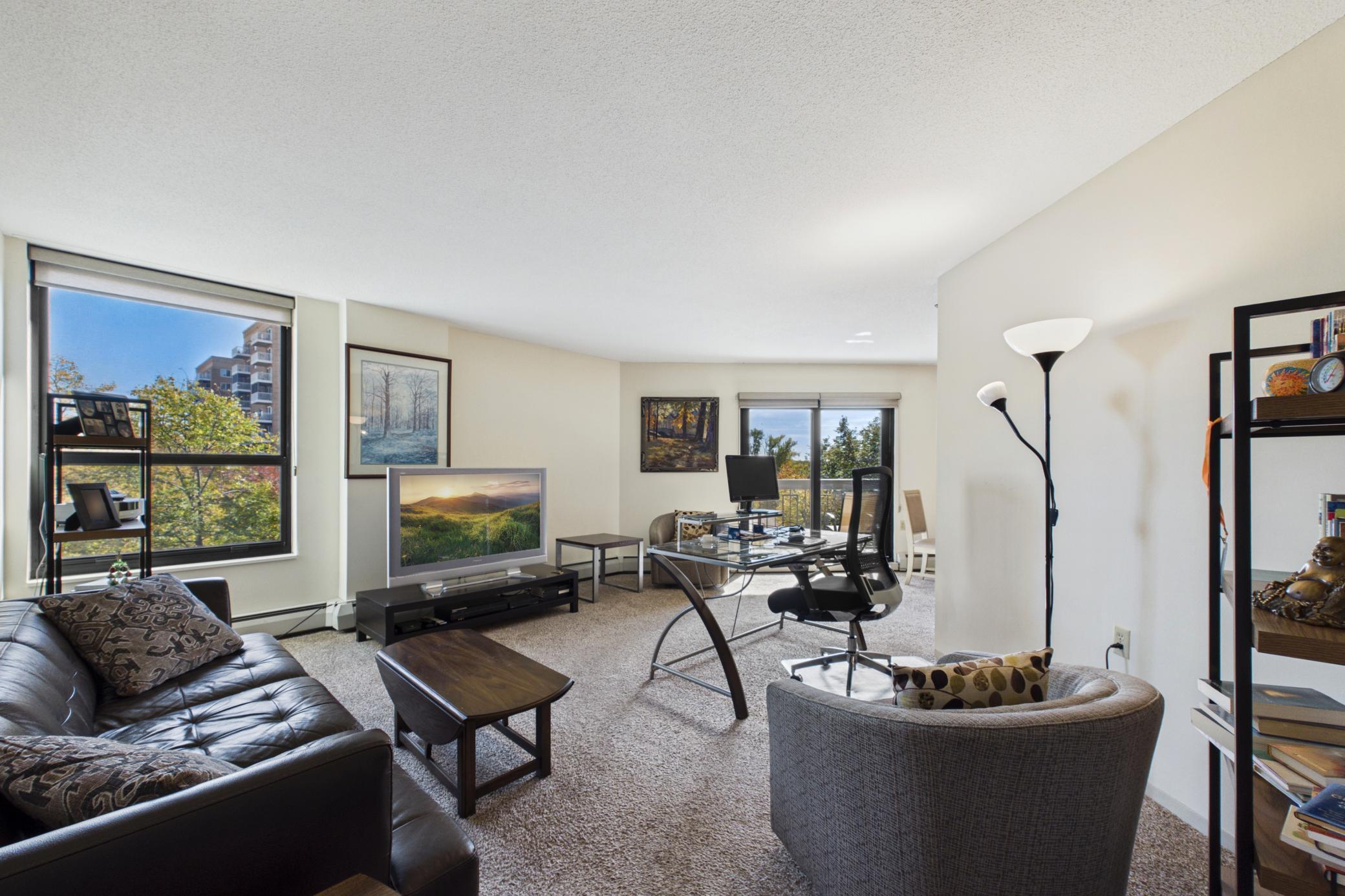 Spacious living room