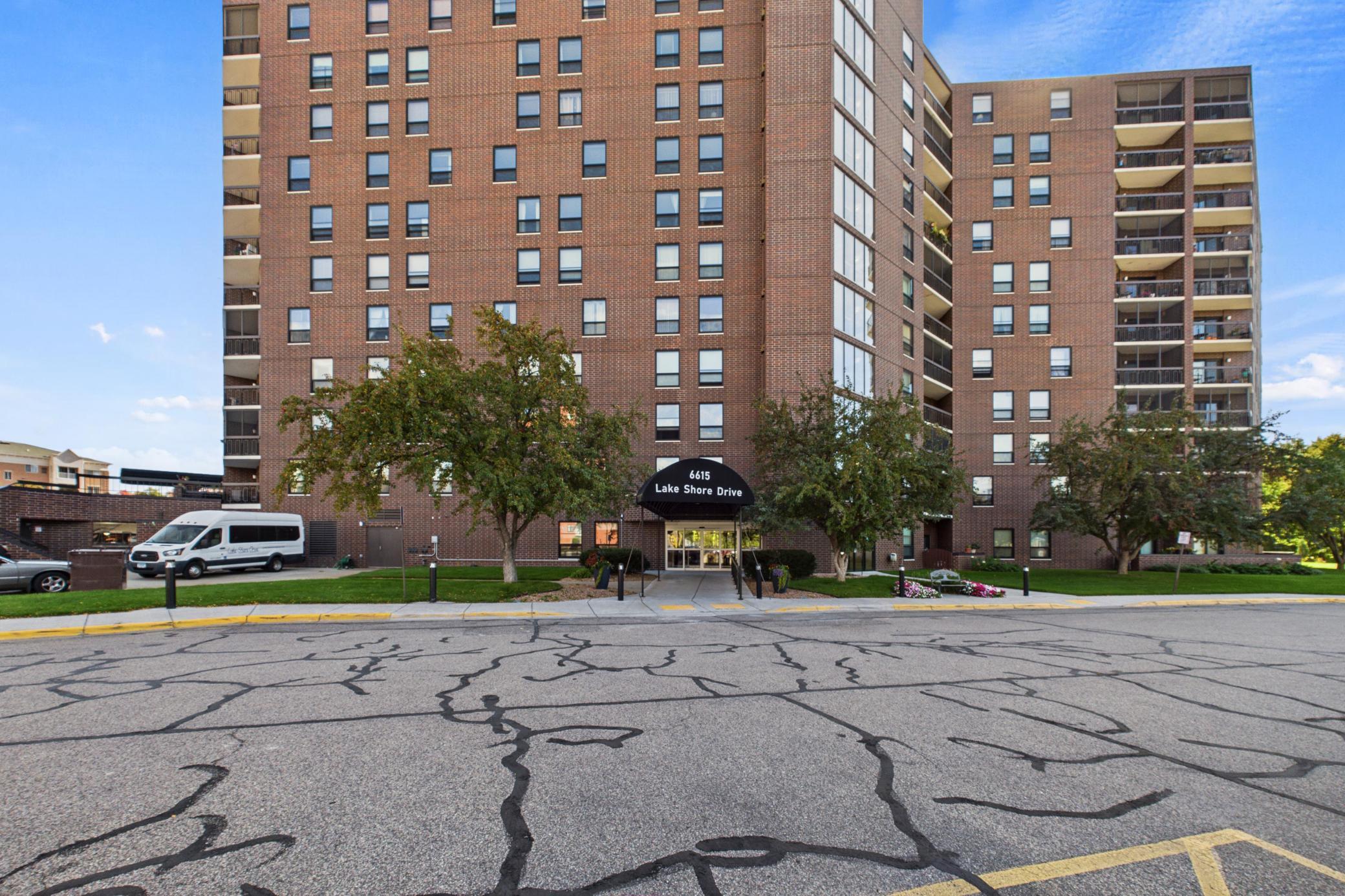 Property photo for 6615 Lake Shore Drive S, 607, Richfield, MN 55423