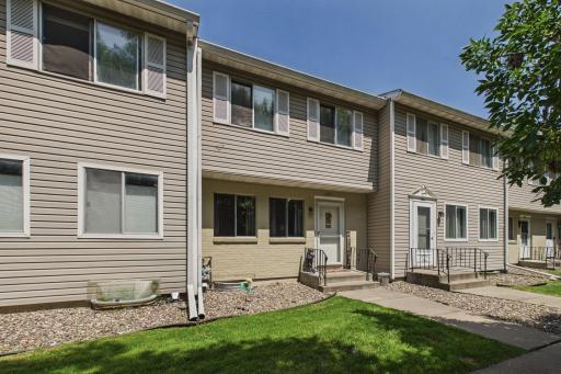 1467 Goodwin Avenue N, Saint Paul, MN 55128
