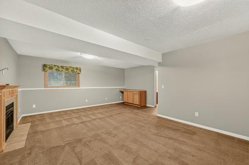 419 43rd Avenue NW, Rochester, MN 55901