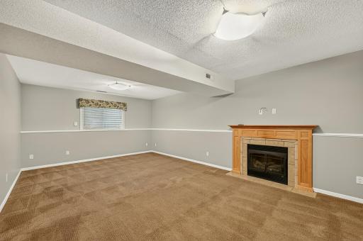 419 43rd Avenue NW, Rochester, MN 55901