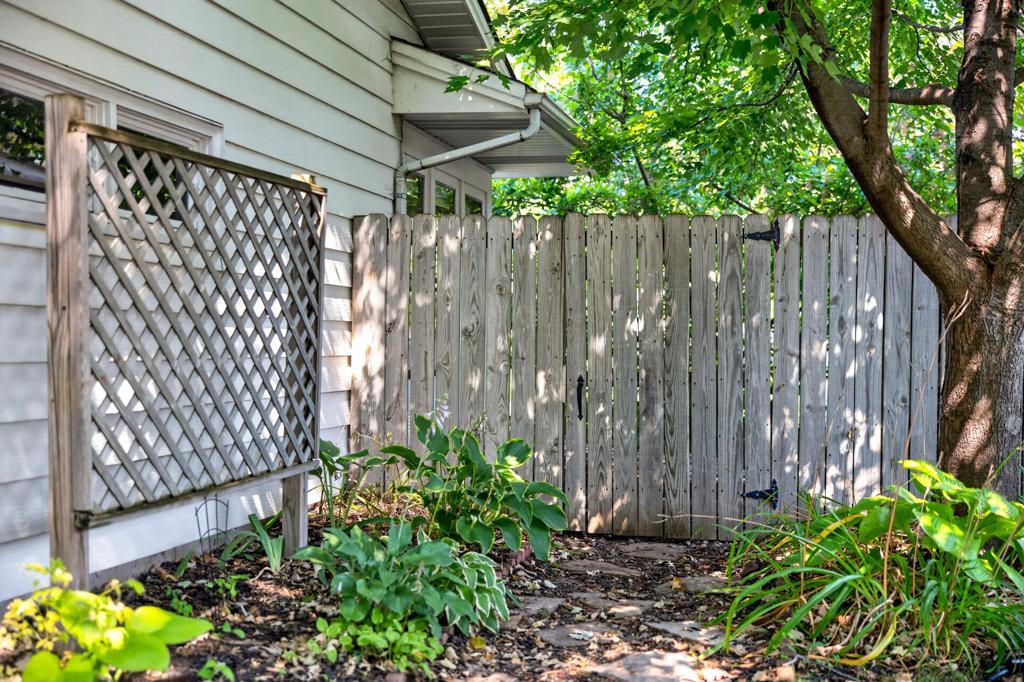 Privacy fence