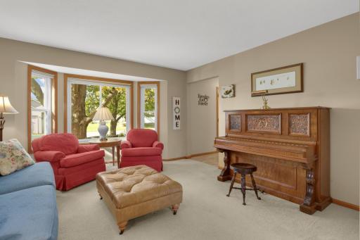 15660 Cumberland Avenue W, Rosemount, MN 55068