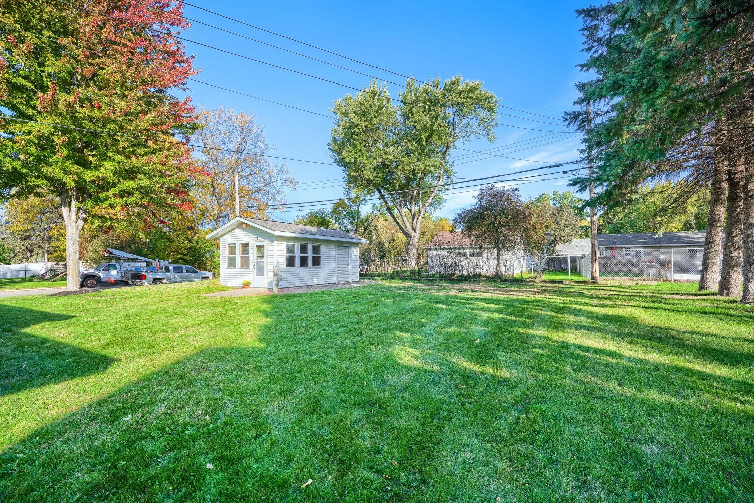 Private corner lot