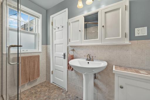 2725 Irving Avenue S, 1, Minneapolis, MN 55408