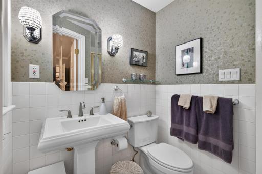 2725 Irving Avenue S. 2nd Bedroom Bathroom .jpg