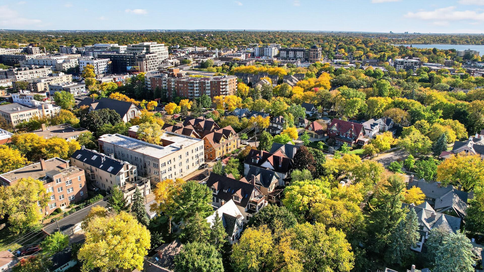 2725 Irving Avenue S, Uptown in background.jpg