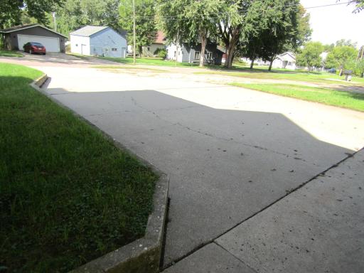 223 E Schlieman Avenue, Appleton, MN 56208