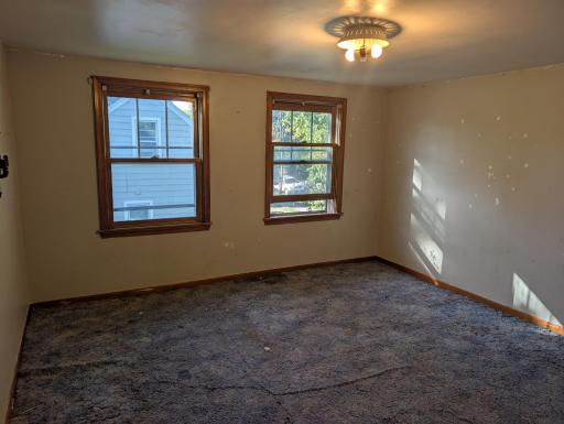 556 11th Avenue N, South Saint Paul, MN 55075